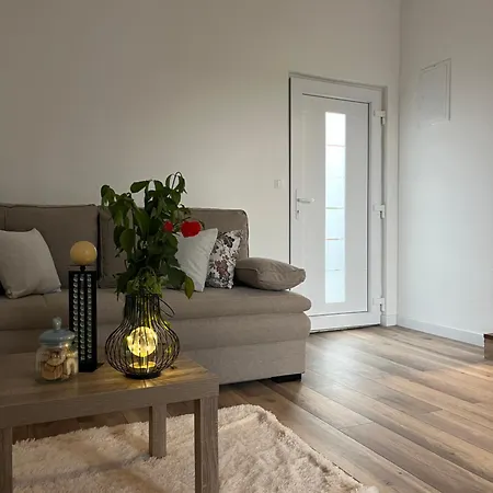 House Roza With Two Διαμέρισμα