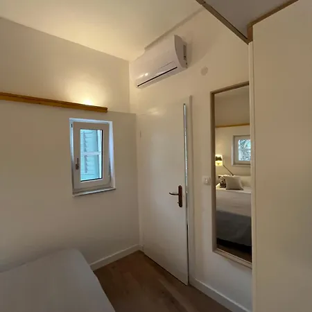 Διαμέρισμα House Roza With Two Τρογκίρ