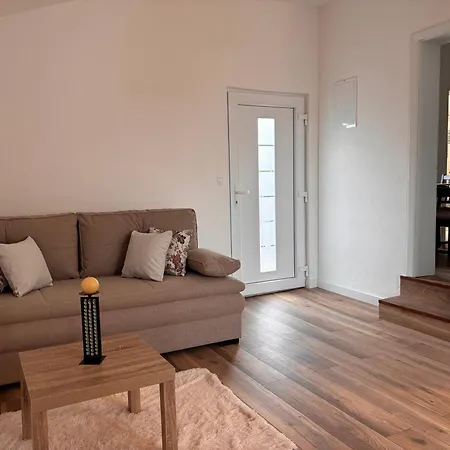 House Roza With Two * Τρογκίρ